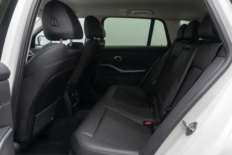 BMW 320 (Seria 3) din 2022 cu 44.834 km - oferta BMW238055 - foto 43
