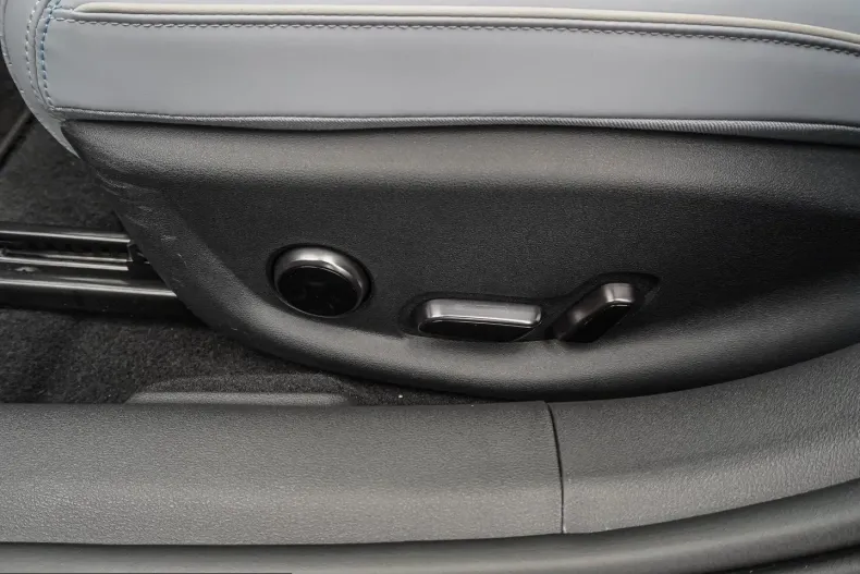BYD Seal din 2025 cu 13.280 km - oferta BYD238074 - foto 15