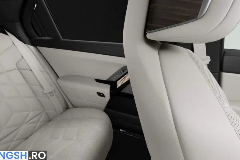 BMW 750 (Seria 7) din 2024 cu 32.995 km - oferta BMW238075 - foto 5