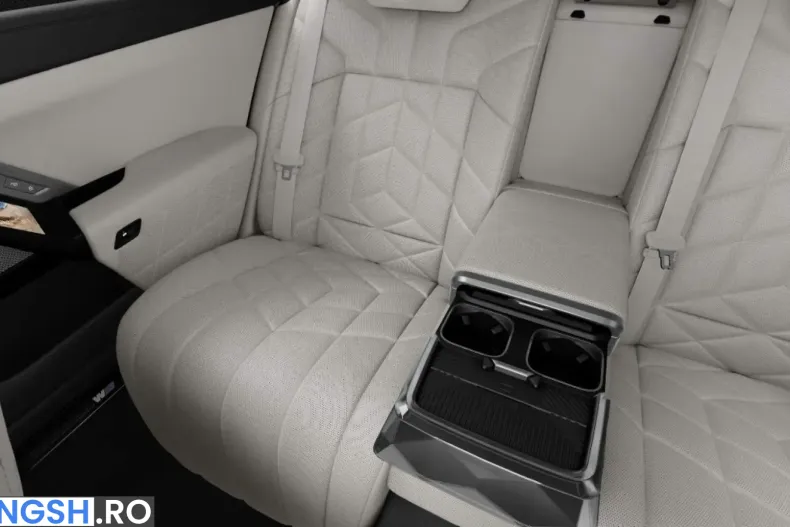 BMW 750 (Seria 7) din 2024 cu 32.995 km - oferta BMW238075 - foto 6