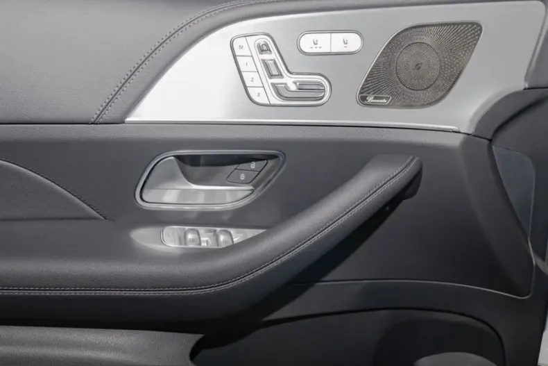 Mercedes-Benz GLE 450 (Clasa GLE) din 2025 cu 9.500 km - oferta MER238086 - foto 11