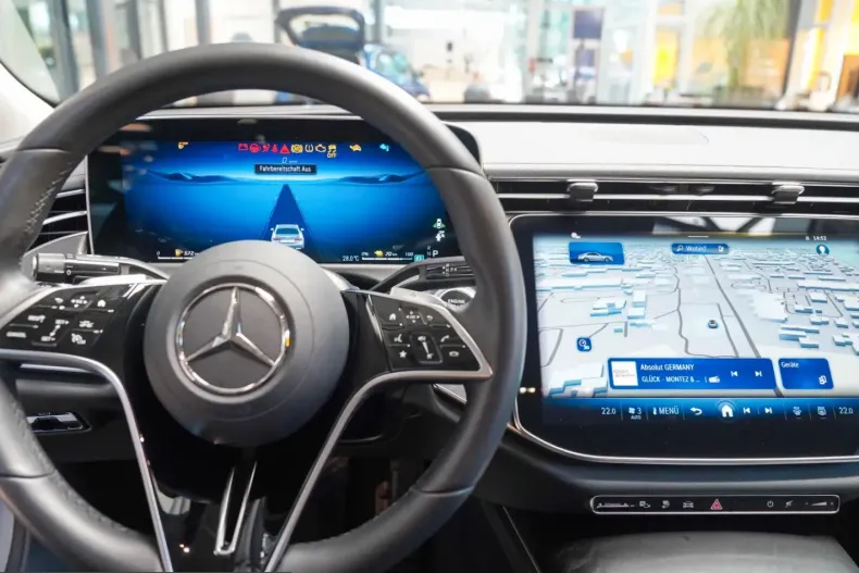 Mercedes-Benz E 300 (Clasa E) din 2024 cu 28.868 km - oferta MER238095 - foto 16