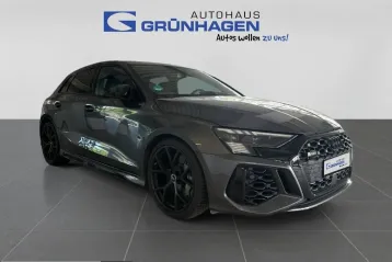 Audi RS3 din 2024 - oferta AUD238115