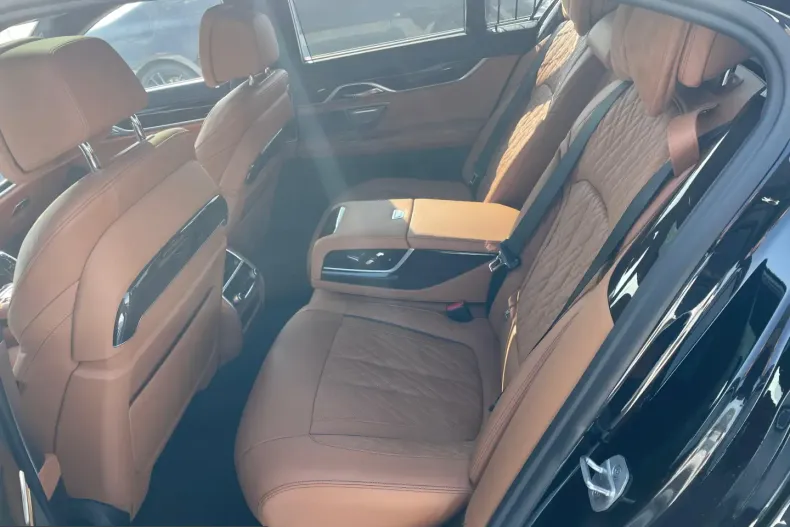 BMW 745 (Seria 7) din 2023 cu 60.000 km - oferta BMW238124 - foto 8