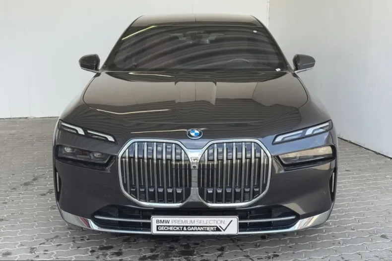 BMW 750 (Seria 7) din 2025 cu 13.713 km - oferta BMW238127 - foto 1
