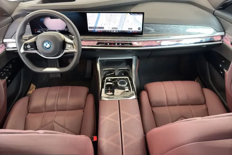 BMW 750 (Seria 7) din 2025 cu 13.713 km - oferta BMW238127 - foto 6