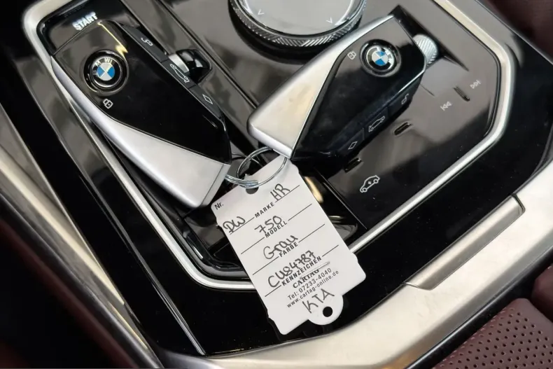 BMW 750 (Seria 7) din 2025 cu 13.713 km - oferta BMW238127 - foto 10