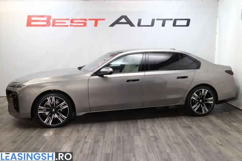 BMW 740 (Seria 7) din 2025 cu 5.198 km - oferta BMW238128 - foto 1
