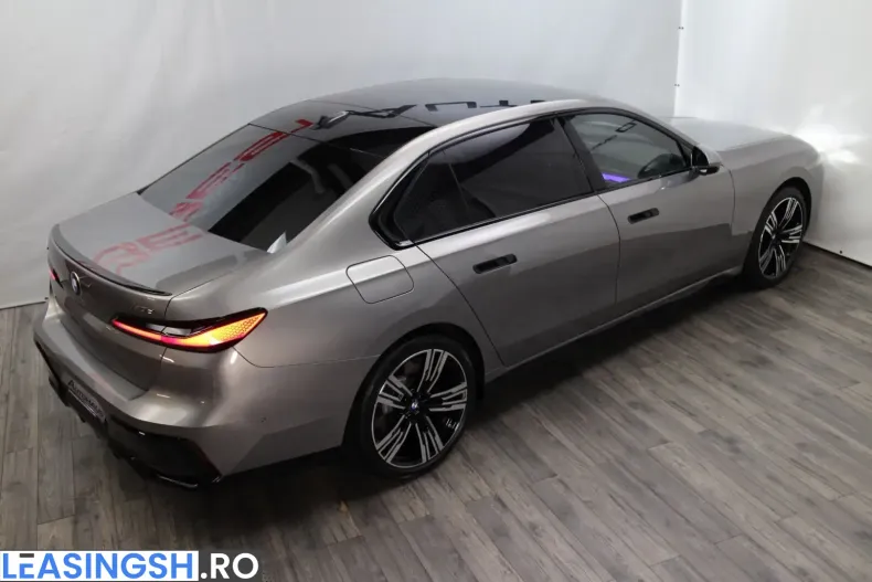 BMW 740 (Seria 7) din 2025 cu 5.198 km - oferta BMW238128 - foto 8