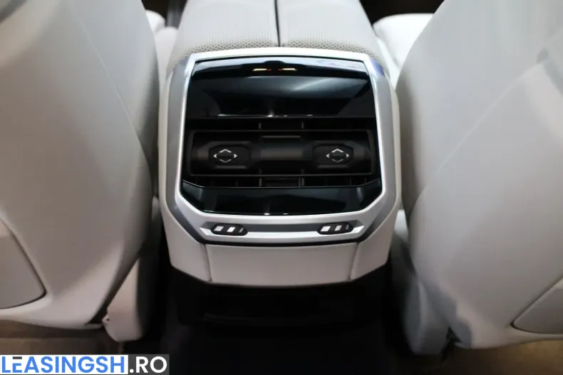 BMW 740 (Seria 7) din 2025 cu 5.198 km - oferta BMW238128 - foto 37