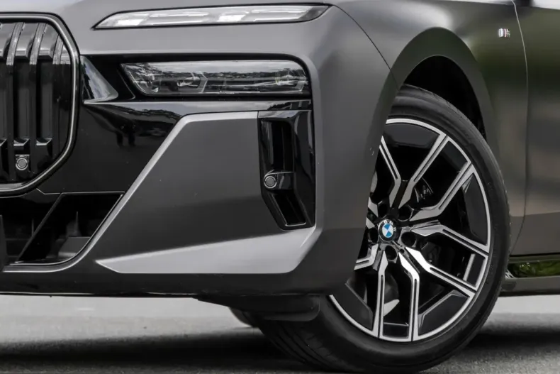 BMW 740 (Seria 7) din 2025 cu 18.056 km - oferta BMW238130 - foto 5
