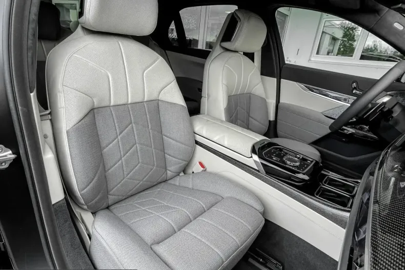 BMW 740 (Seria 7) din 2025 cu 18.056 km - oferta BMW238130 - foto 6