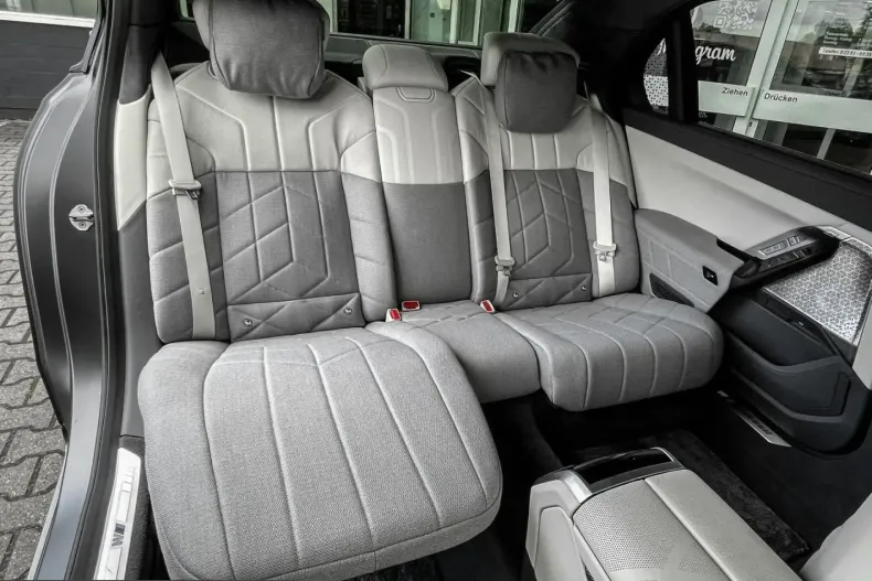 BMW 740 (Seria 7) din 2025 cu 18.056 km - oferta BMW238130 - foto 9