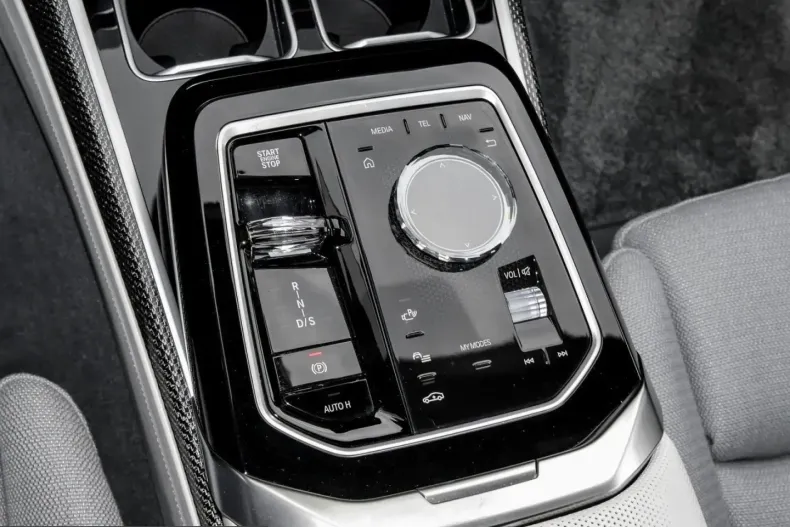 BMW 740 (Seria 7) din 2025 cu 18.056 km - oferta BMW238130 - foto 14