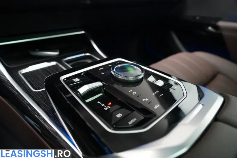 BMW 740 (Seria 7) din 2025 cu 32.400 km - oferta BMW238133 - foto 40