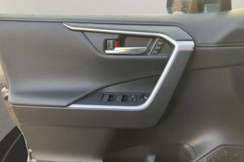 Toyota RAV4 din 2024 cu 43.521 km - oferta TOY238158 - foto 14
