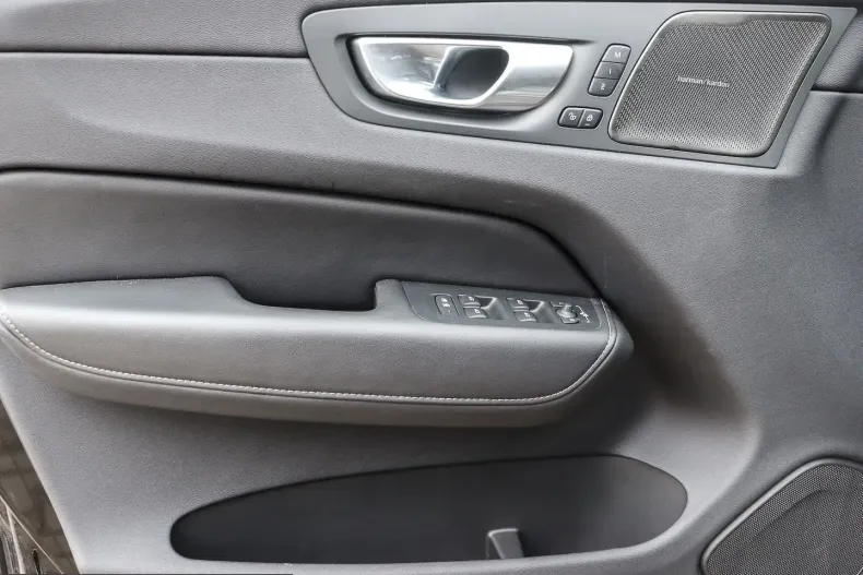 Volvo XC60 din 2024 cu 25.177 km - oferta VOL238160 - foto 10