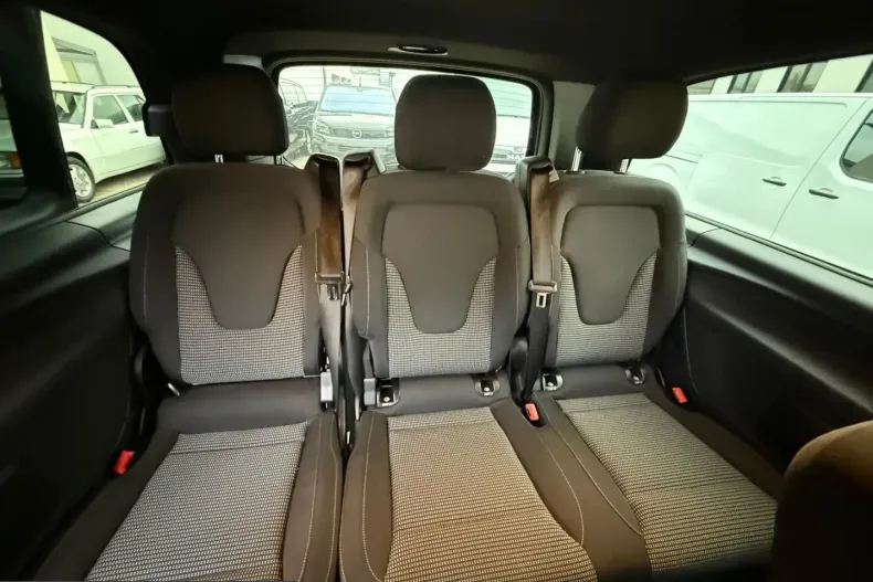Mercedes-Benz V 300 (Clasa V) din 2024 cu 63.000 km - oferta MER238187 - foto 17