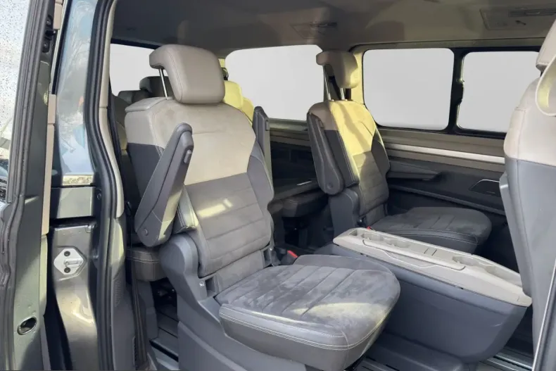 Volkswagen T7 Multivan din 2023 cu 90.740 km - oferta VOL238189 - foto 5