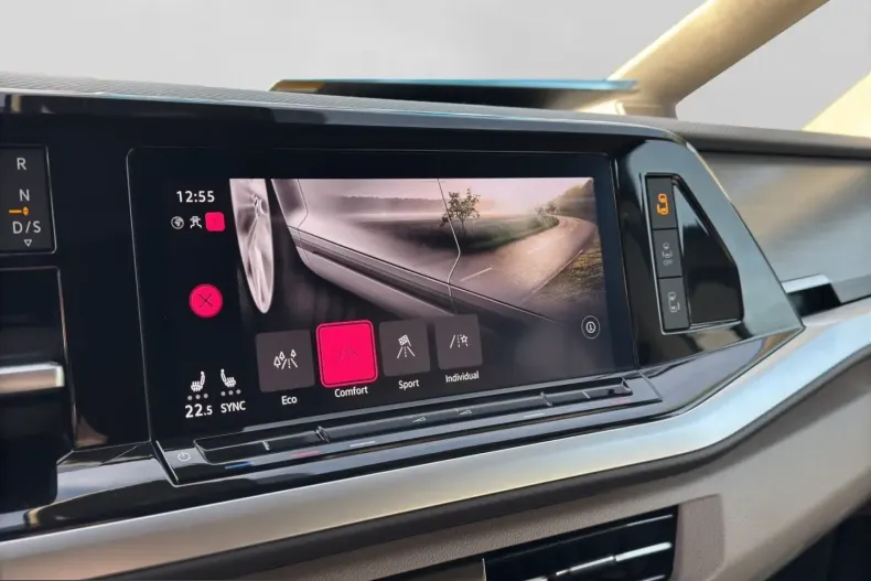 Volkswagen T7 Multivan din 2023 cu 90.740 km - oferta VOL238189 - foto 13
