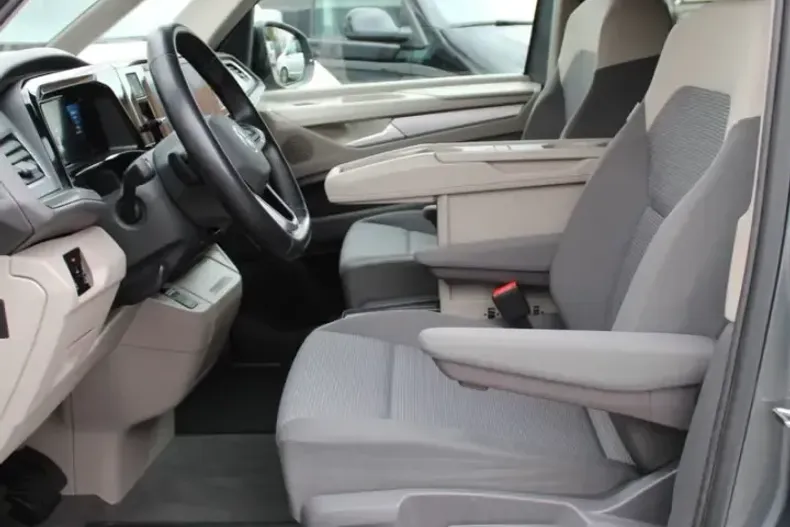 Volkswagen T7 Multivan din 2024 cu 52.500 km - oferta VOL238191 - foto 4