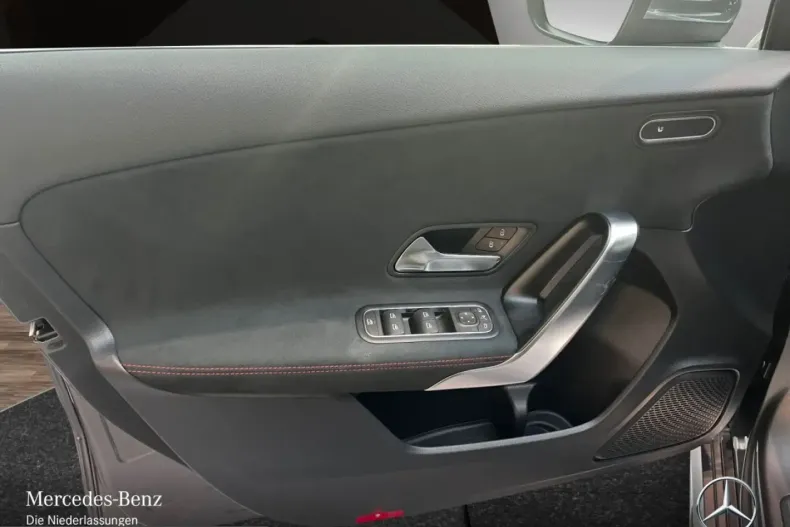 Mercedes-Benz A 180 (Clasa A) din 2025 cu 24.455 km - oferta MER238252 - foto 14