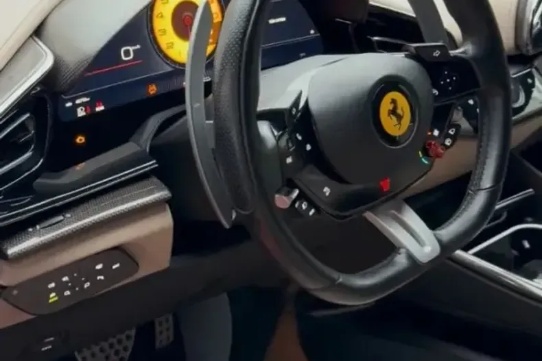 Ferrari Purosangue din 2023 cu 48.800 km - oferta FER238274 - foto 6