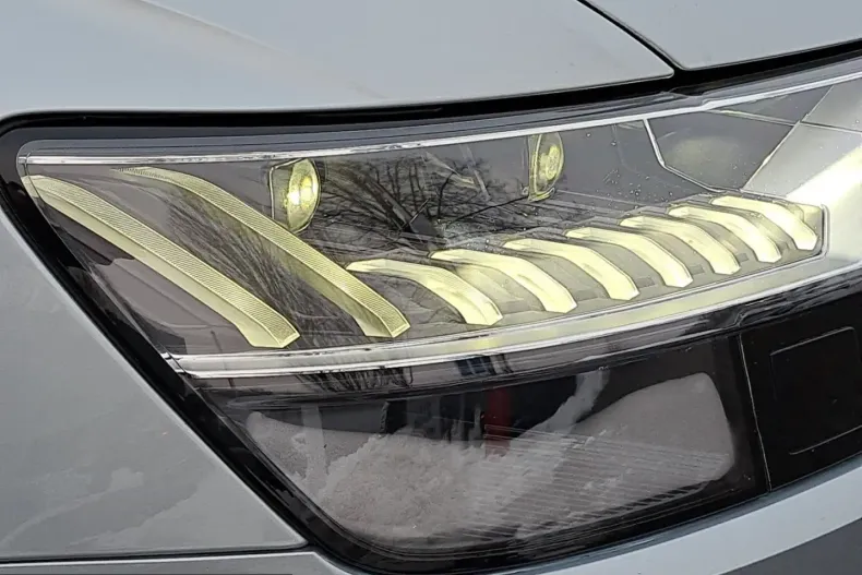 Audi SQ8 din 2023 cu 24.650 km - oferta AUD238295 - foto 3
