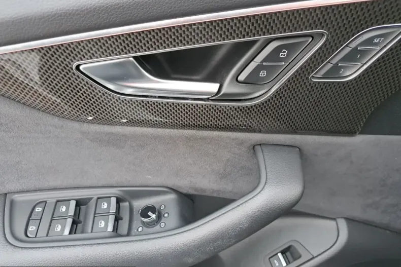 Audi SQ8 din 2023 cu 24.650 km - oferta AUD238295 - foto 13
