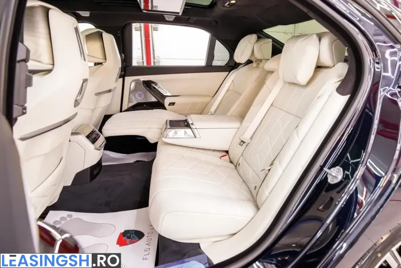 BMW 740d (Seria 7) din 2026 cu 35 km - oferta BMW238339 - foto 17