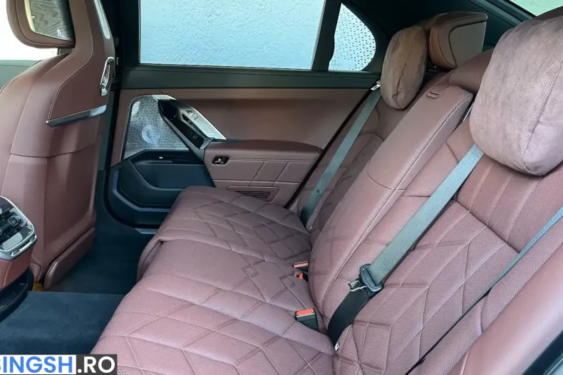 BMW 750 (Seria 7) din 2024 cu 10.000 km - oferta BMW238343 - foto 13
