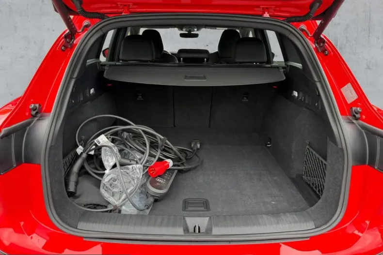 Audi SQ6 din 2025 cu 9.847 km - oferta AUD238350 - foto 13