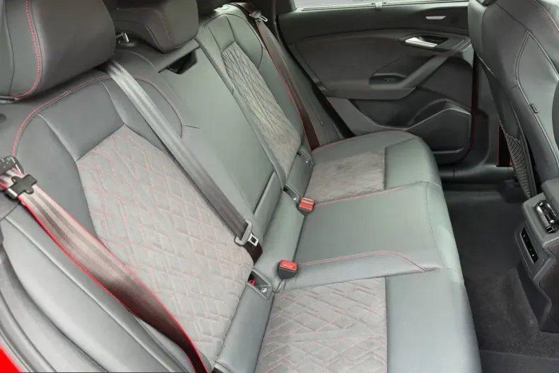 Audi SQ6 din 2025 cu 9.847 km - oferta AUD238350 - foto 15