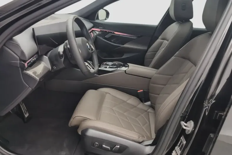 BMW 520 (Seria 5) din 2025 cu 25.000 km - oferta BMW238389 - foto 6