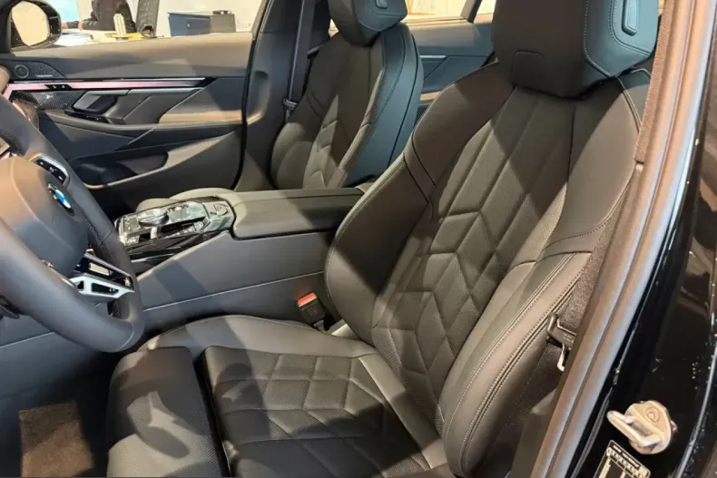 BMW 520 (Seria 5) din 2026 cu 51 km - oferta BMW238443 - foto 6