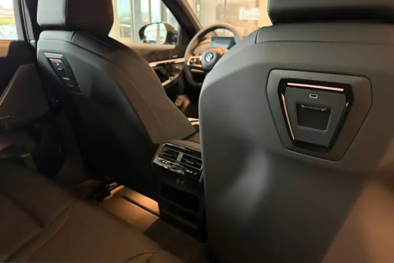 BMW 520 (Seria 5) din 2026 cu 51 km - oferta BMW238443 - foto 10