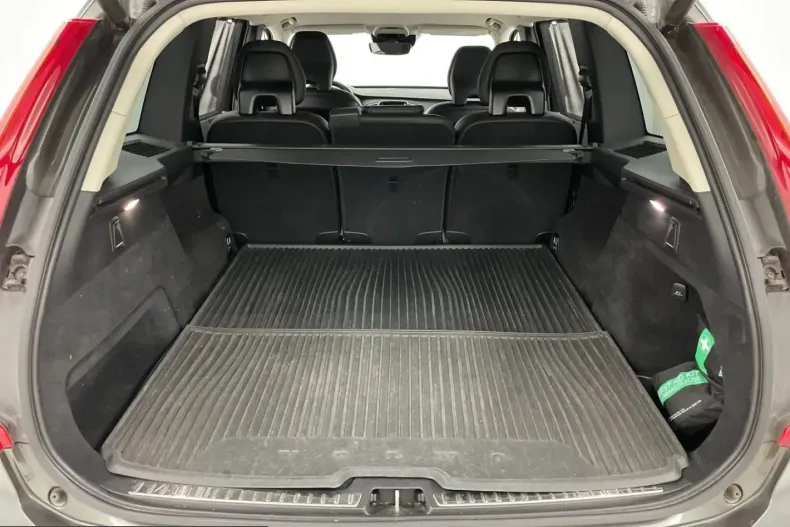 Volvo XC90 din 2022 cu 87.034 km - oferta VOL238445 - foto 9