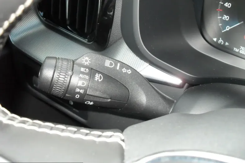 Volvo XC60 din 2021 cu 76.635 km - oferta VOL238459 - foto 29