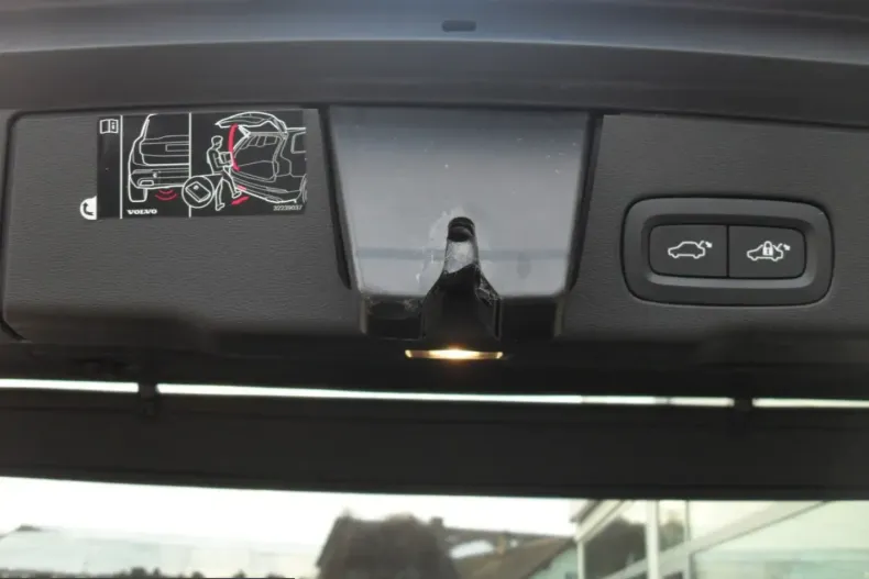 Volvo XC60 din 2021 cu 76.635 km - oferta VOL238459 - foto 35