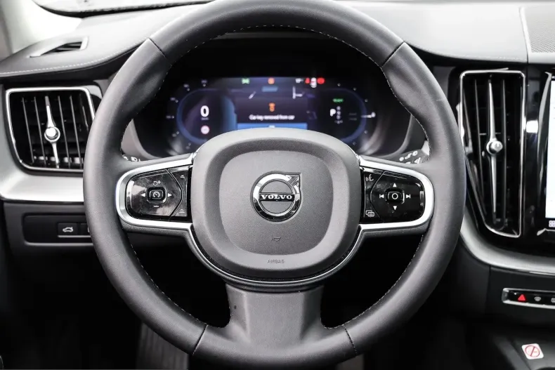 Volvo XC60 din 2023 cu 14.415 km - oferta VOL238460 - foto 4
