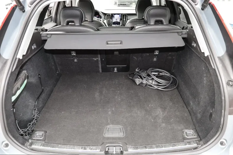 Volvo XC60 din 2023 cu 14.415 km - oferta VOL238460 - foto 11