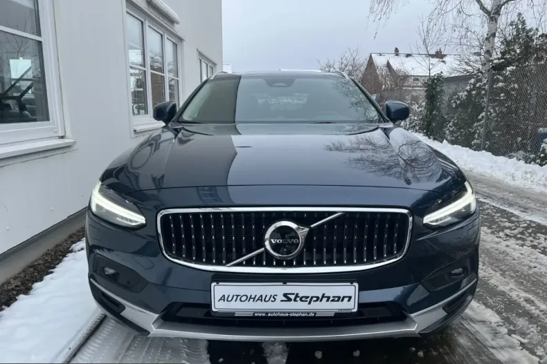 Volvo V90 Cross Country din 2024 cu 18.050 km - oferta VOL238461 - foto 1
