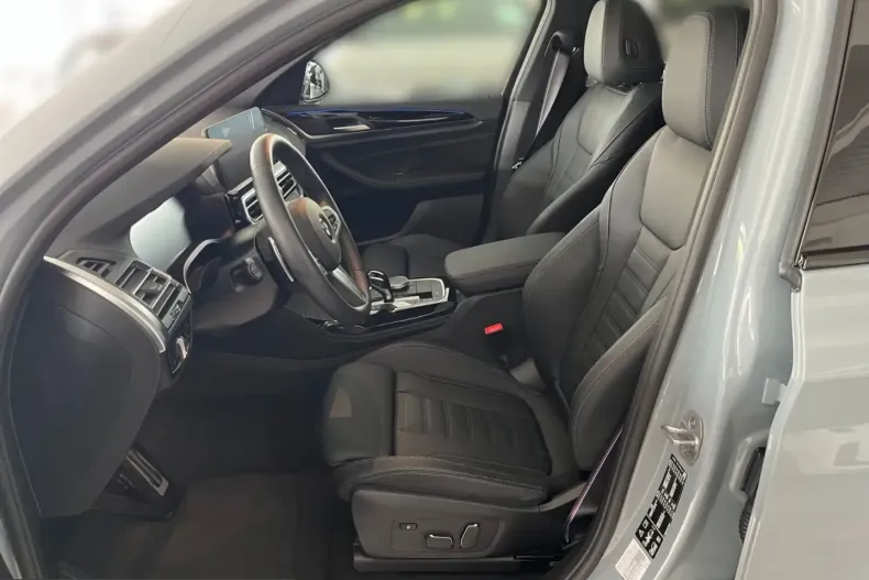 BMW X4 (Seria X) din 2025 cu 5.900 km - oferta BMW238468 - foto 7