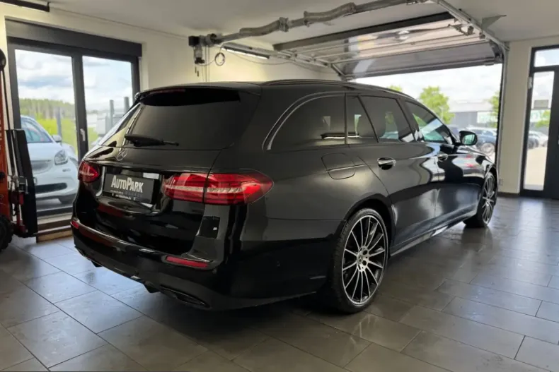 Mercedes-Benz E 400 (Clasa E) din 2023 cu 33.200 km - oferta MER238480 - foto 5