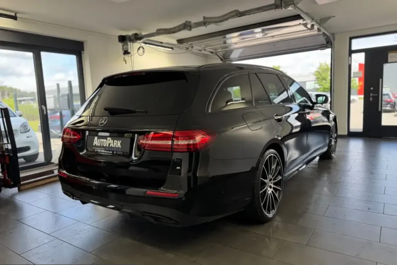 Mercedes-Benz E 400 (Clasa E) din 2023 cu 33.200 km - oferta MER238480 - foto 6