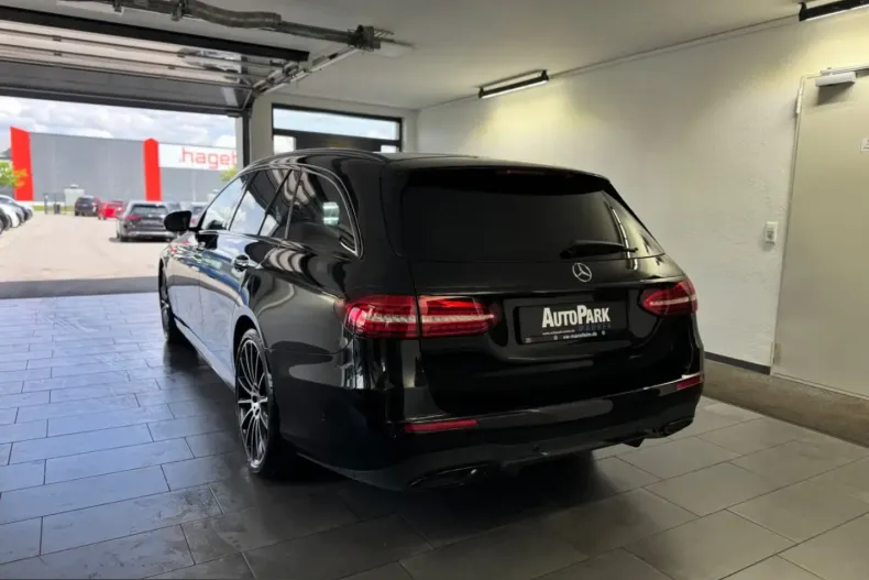 Mercedes-Benz E 400 (Clasa E) din 2023 cu 33.200 km - oferta MER238480 - foto 7