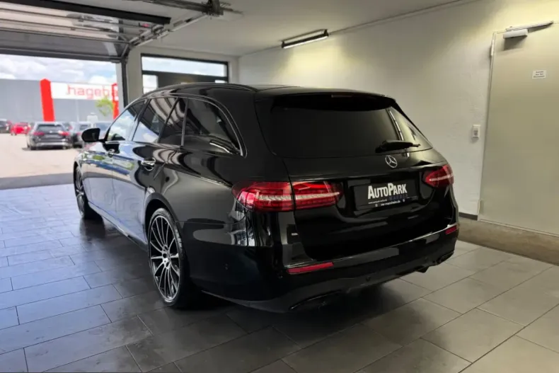 Mercedes-Benz E 400 (Clasa E) din 2023 cu 33.200 km - oferta MER238480 - foto 8