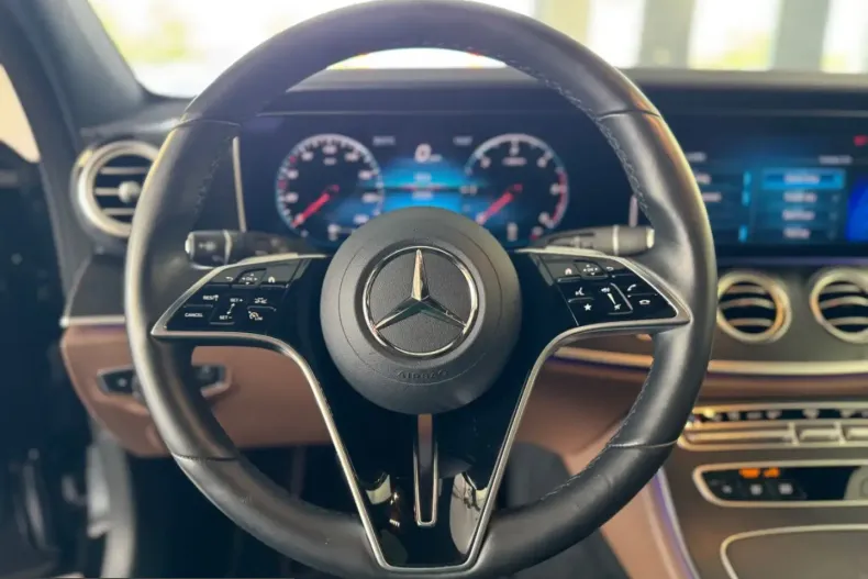 Mercedes-Benz E 400 (Clasa E) din 2023 cu 33.200 km - oferta MER238480 - foto 13