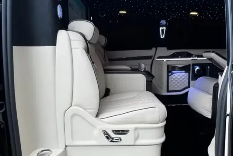 Mercedes-Benz V 300 (Clasa V) din 2026 cu 51 km - oferta MER238515 - foto 14