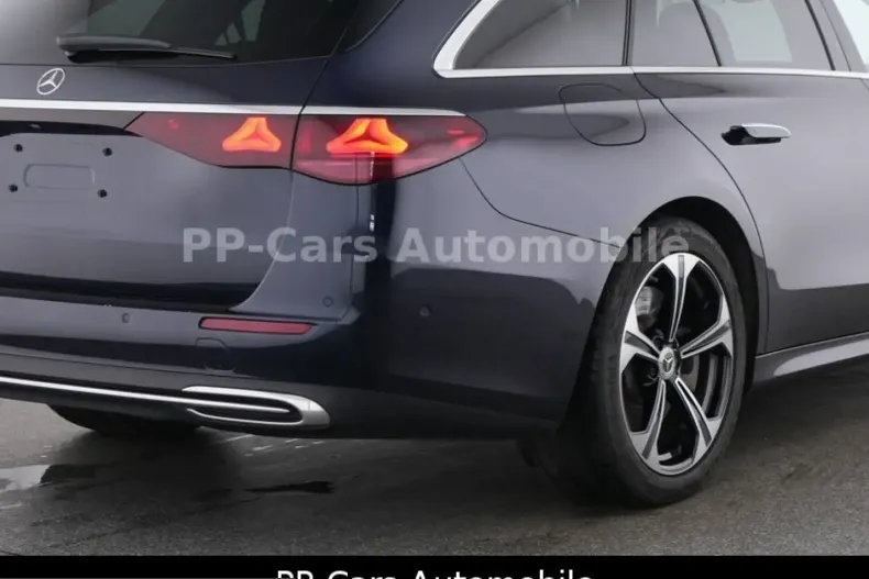 Mercedes-Benz E 300 (Clasa E) din 2025 cu 45.335 km - oferta MER238540 - foto 9